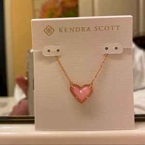 NEW Kendra Scott Ari Heart Short Pendant Necklace